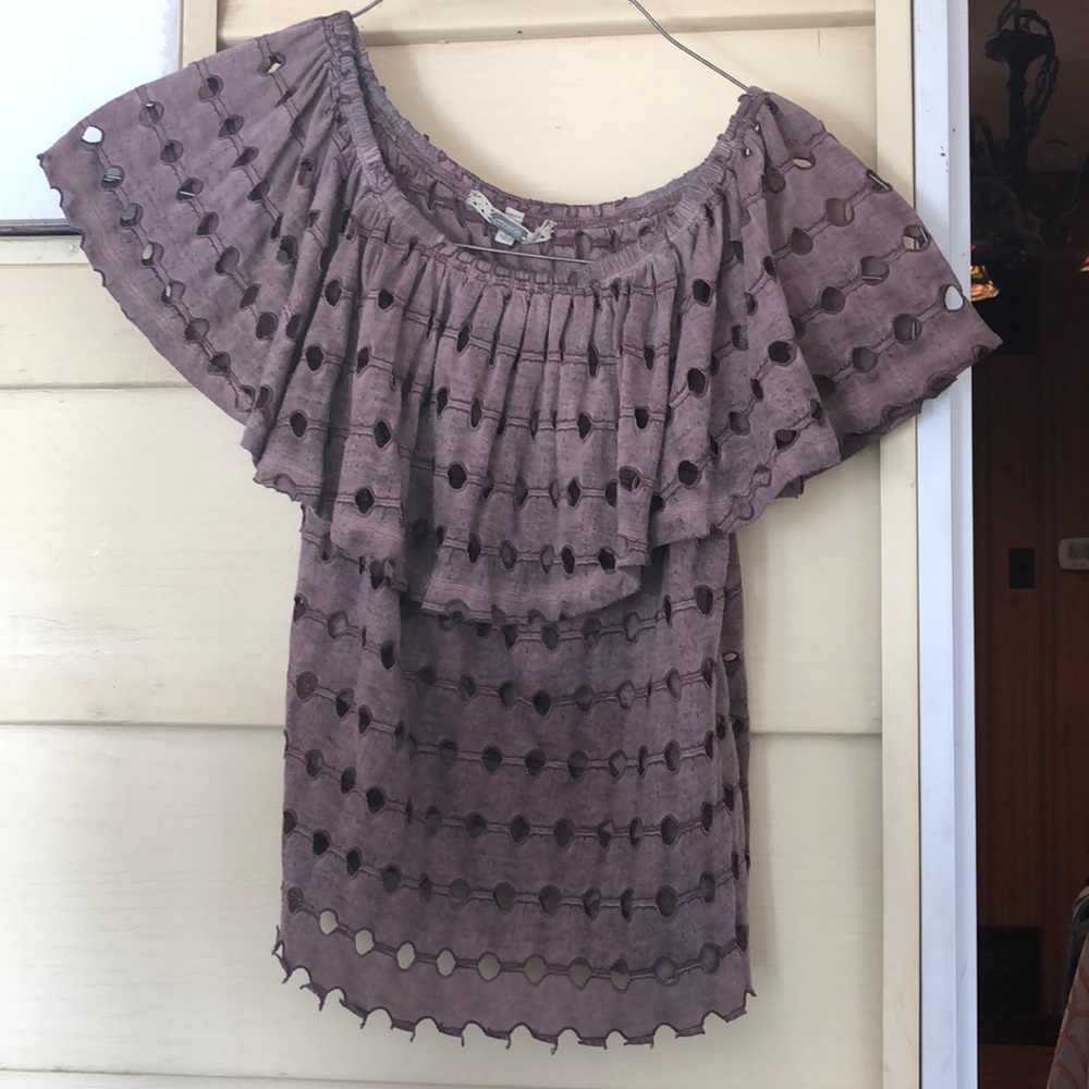 Gimmicks by BKE off the shoulder top.